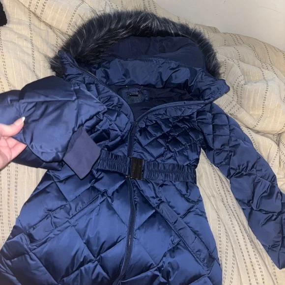 GUESS Real Down Belted Puffer Jacket ❄️✨ (Retail $250+) - Picture 7 of 7